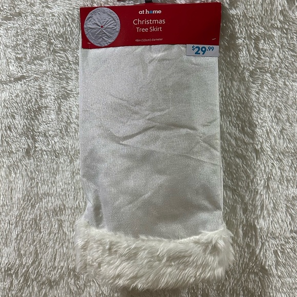 Christmas Tree Skirt - Picture 1 of 8